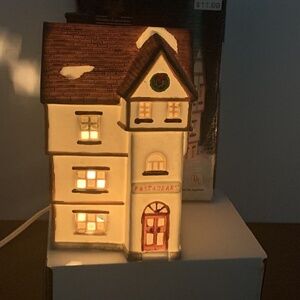 Dickens Collectables Christmas Holiday RESTAURANT 1991 Village House & Box